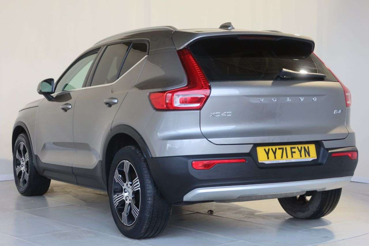 2021 VOLVO XC40 2021 VOLVO XC40