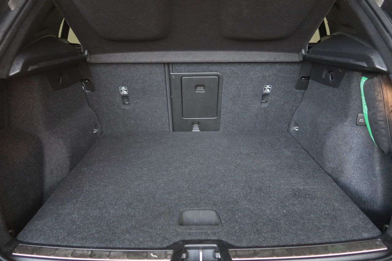 2021 VOLVO XC40 2021 VOLVO XC40