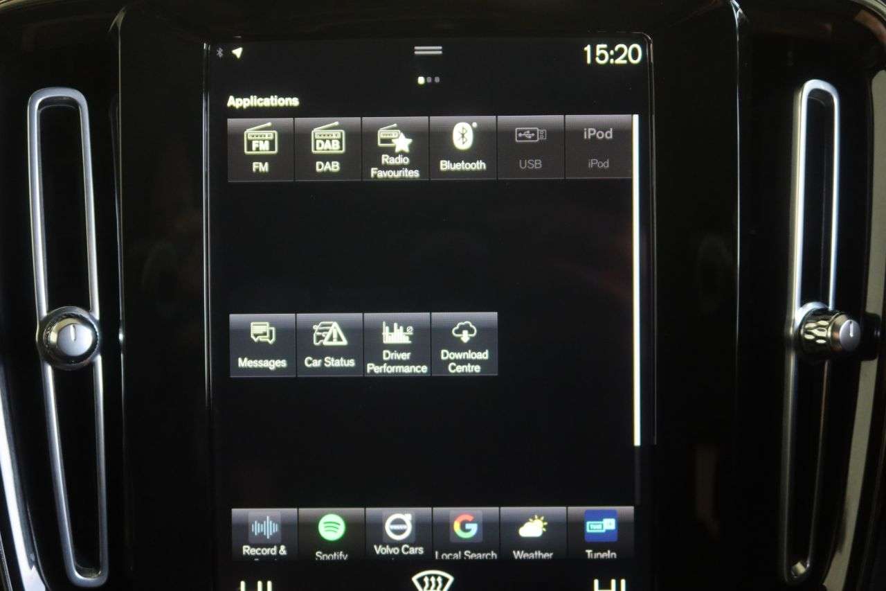 2021 VOLVO XC40 2021 VOLVO XC40