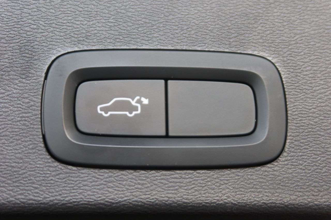 2021 VOLVO XC40 2021 VOLVO XC40