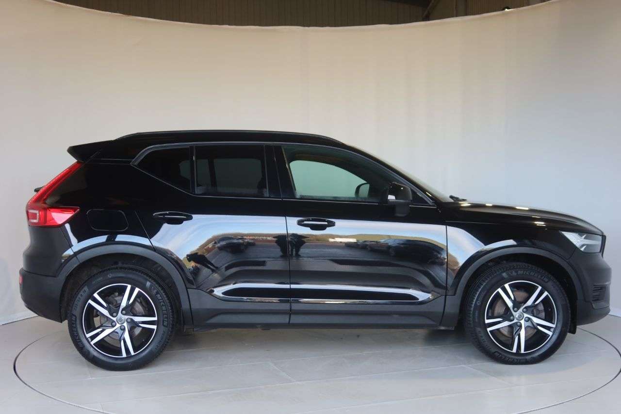 2021 VOLVO XC40 2021 VOLVO XC40