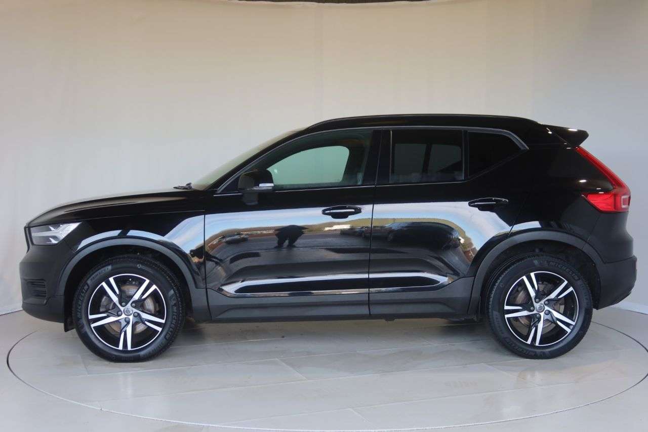 2021 VOLVO XC40 2021 VOLVO XC40