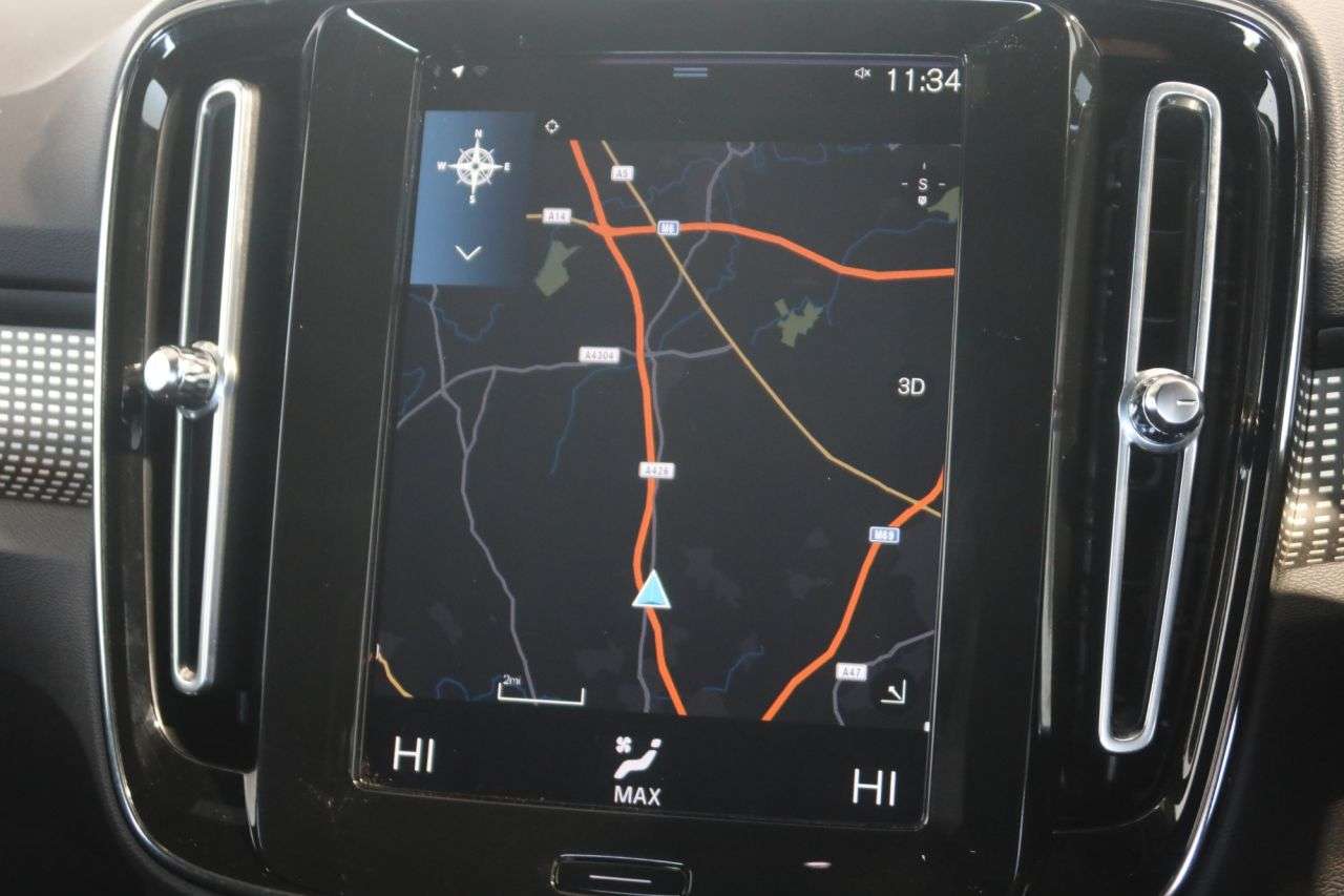 2021 VOLVO XC40 2021 VOLVO XC40