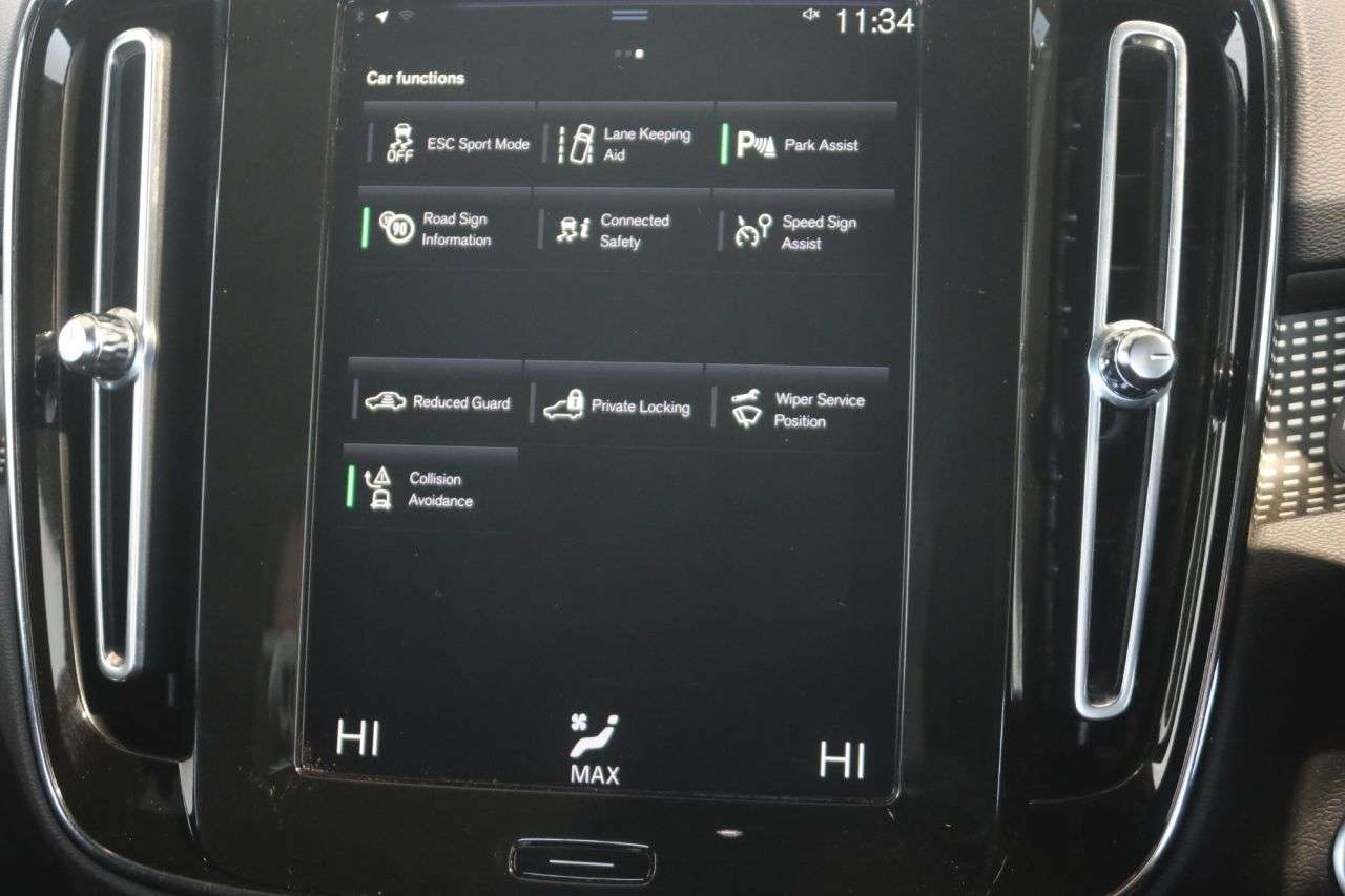 2021 VOLVO XC40 2021 VOLVO XC40