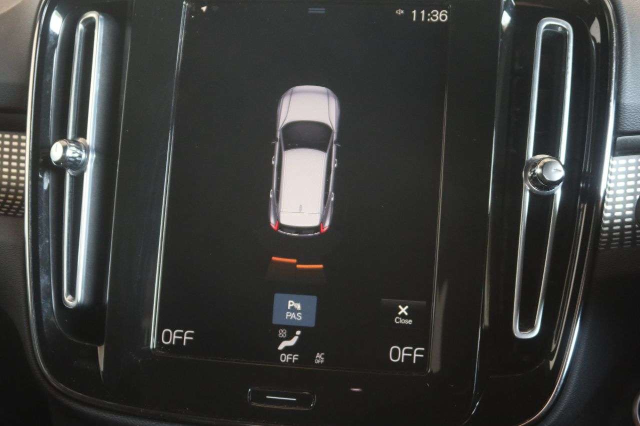 2021 VOLVO XC40 2021 VOLVO XC40