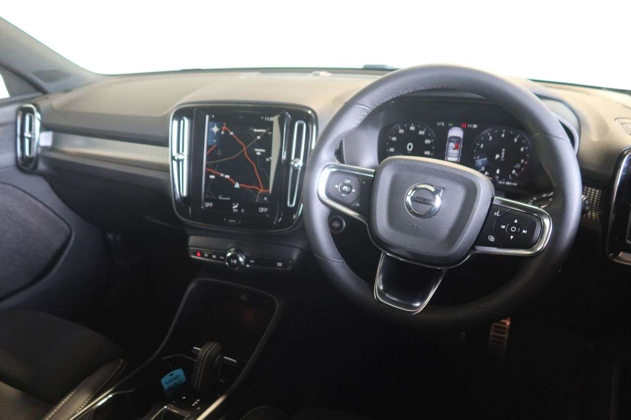 2021 VOLVO XC40 2021 VOLVO XC40