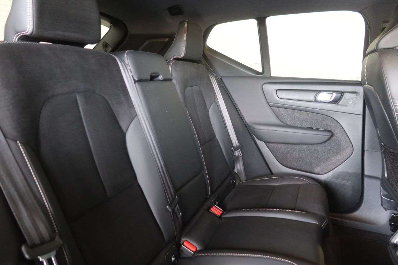 2021 VOLVO XC40 2021 VOLVO XC40