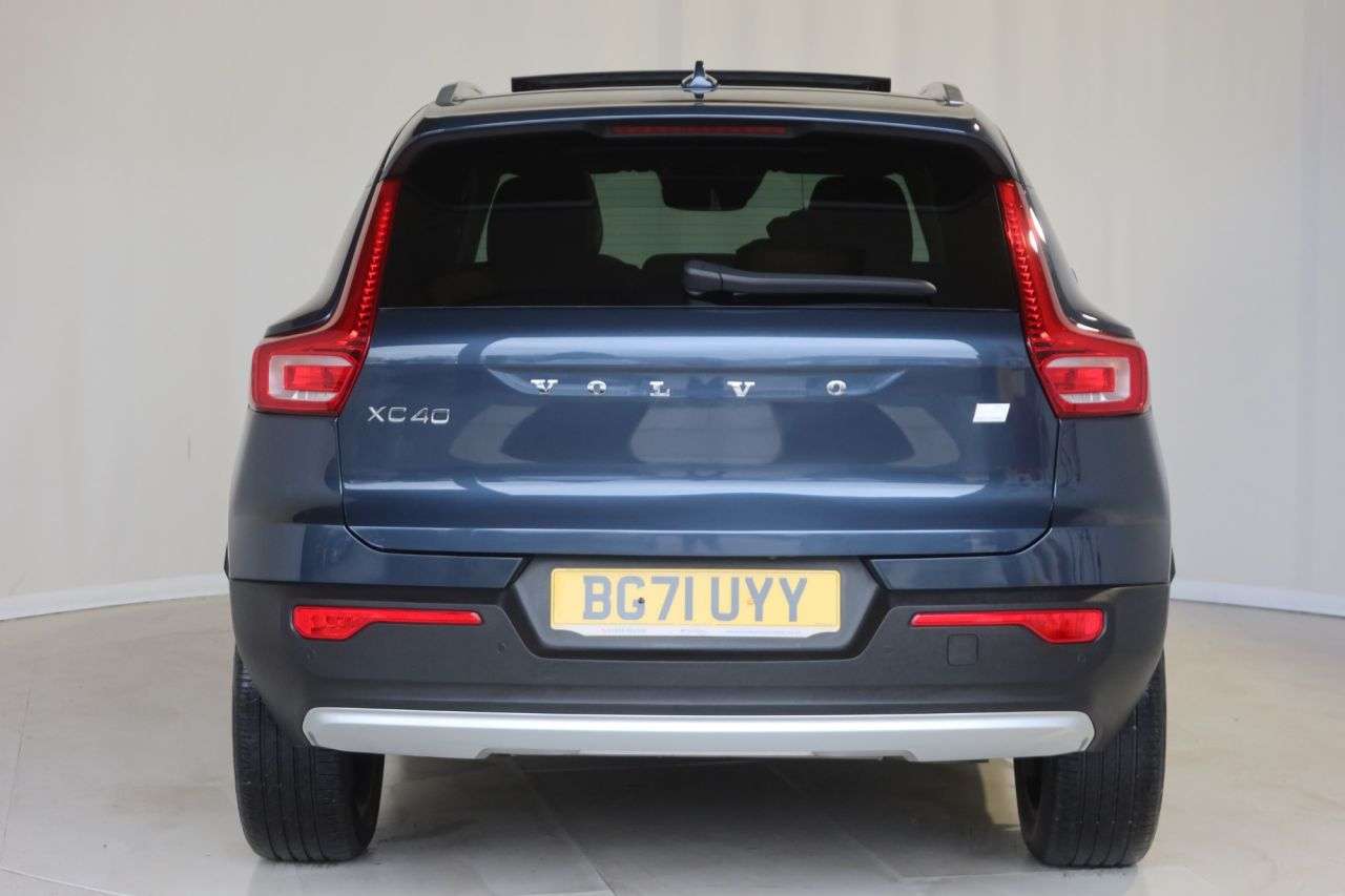 2021 VOLVO XC40 2021 VOLVO XC40
