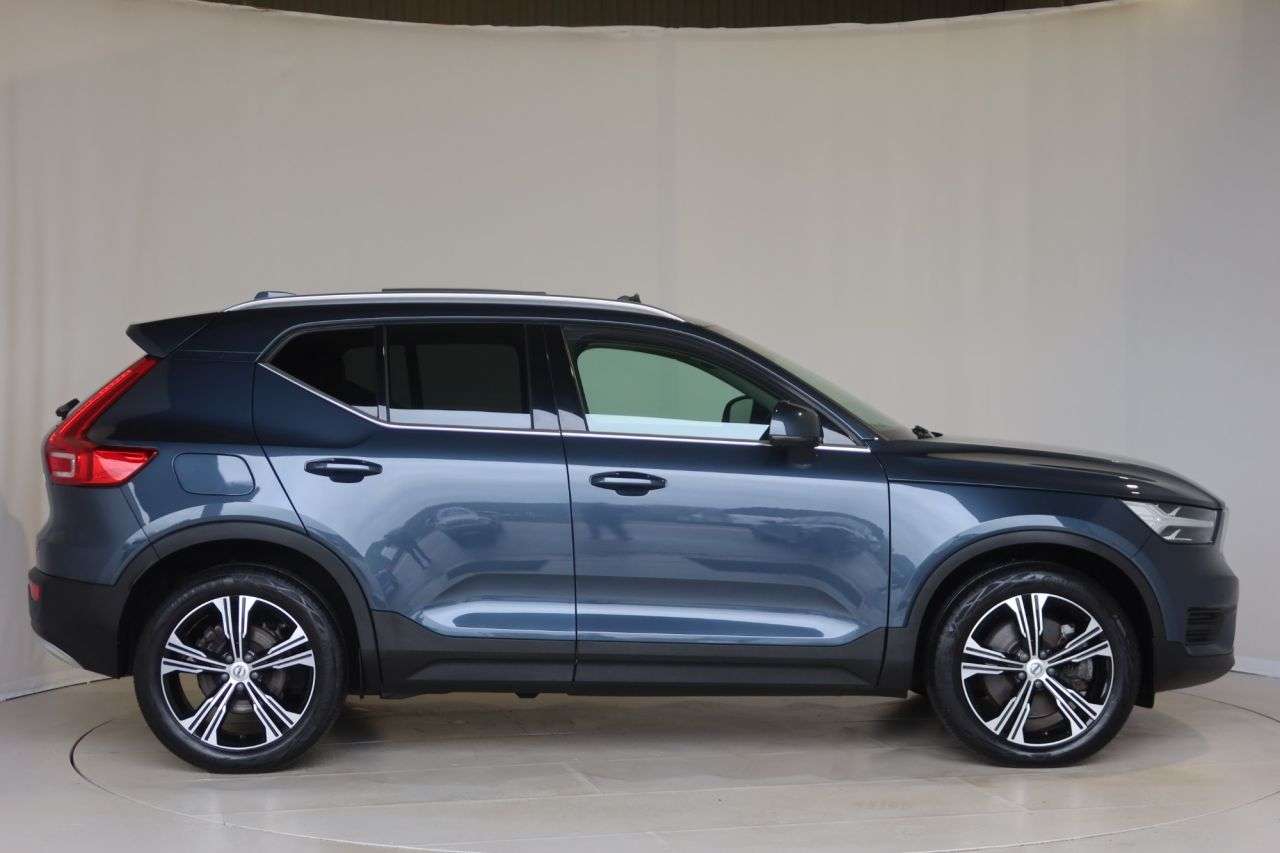 2021 VOLVO XC40 2021 VOLVO XC40