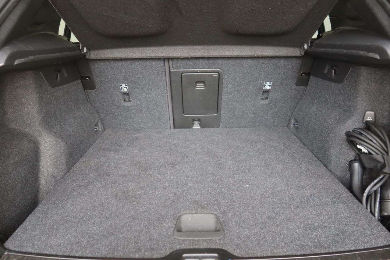 2021 VOLVO XC40 2021 VOLVO XC40