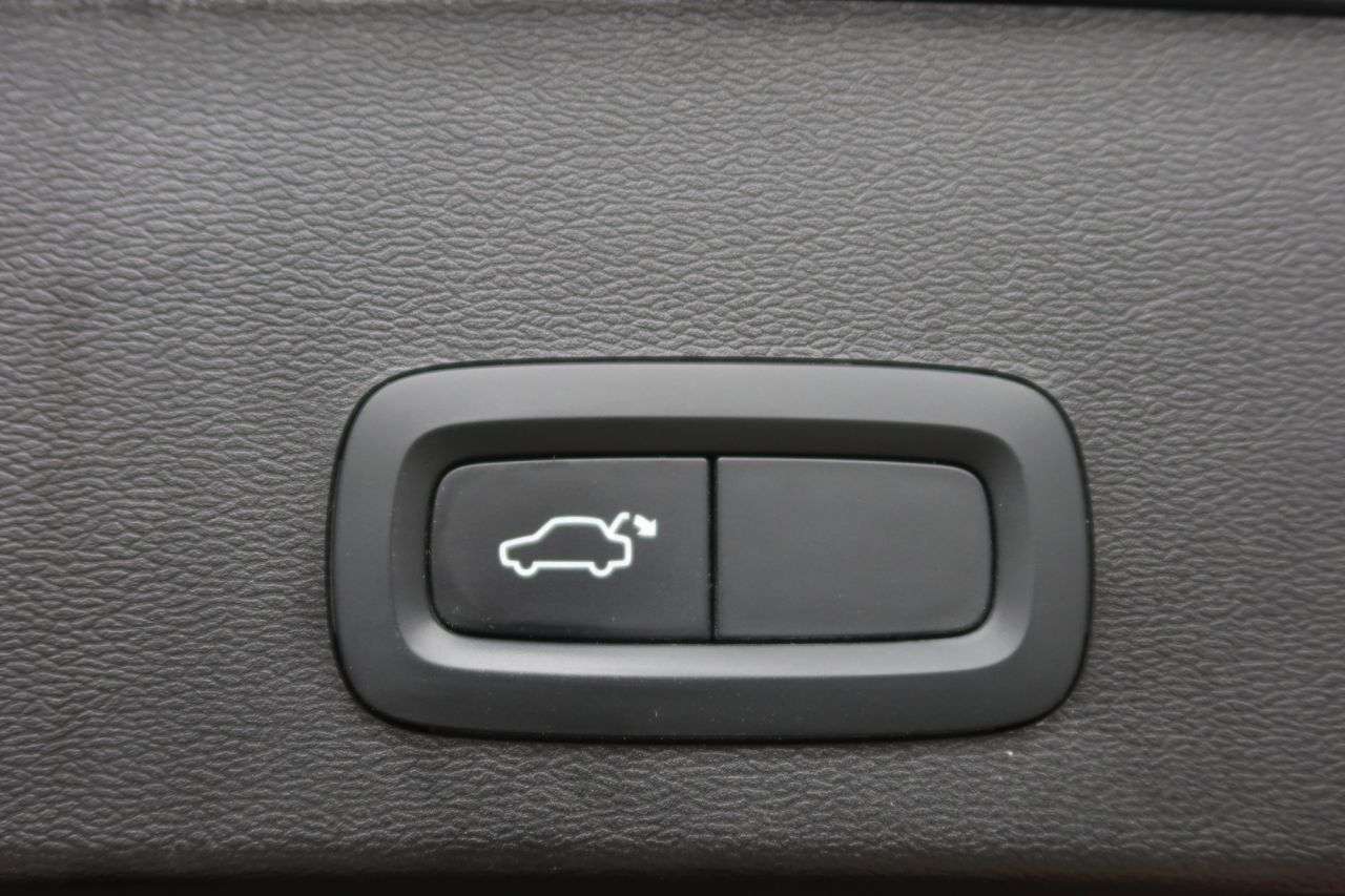 2021 VOLVO XC40 2021 VOLVO XC40