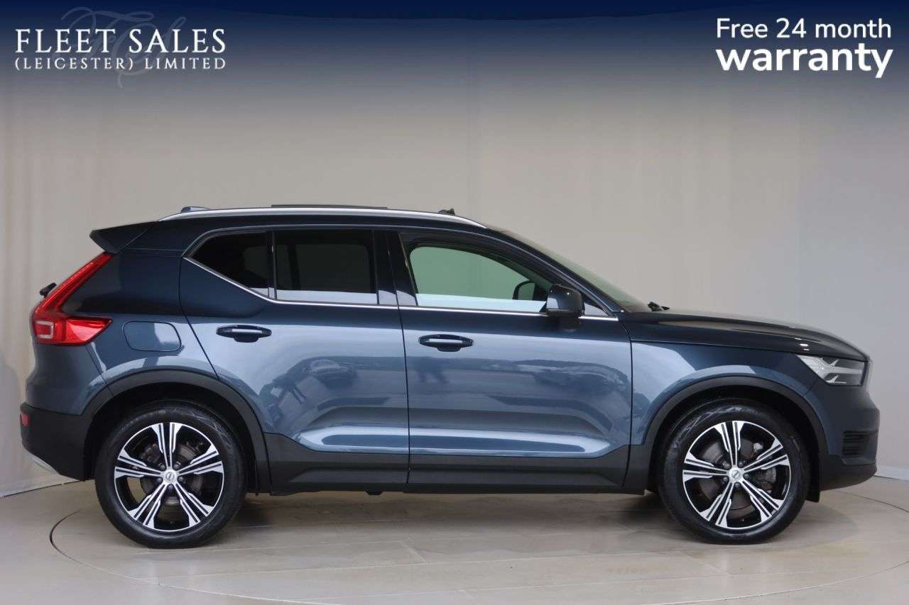 2021 VOLVO XC40 2021 VOLVO XC40
