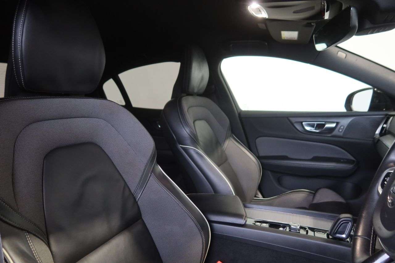 2021 VOLVO S60 2021 VOLVO S60