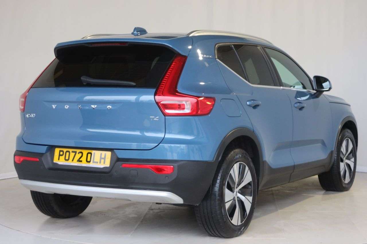 2022 VOLVO XC40 2022 VOLVO XC40