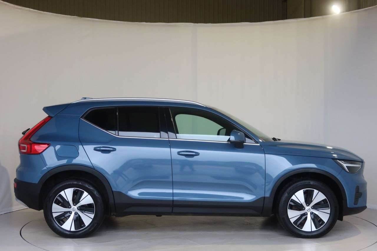 2022 VOLVO XC40 2022 VOLVO XC40