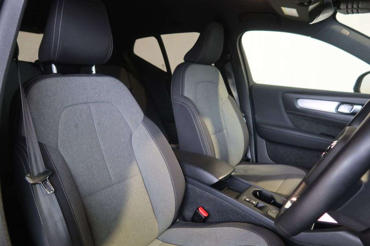 2022 VOLVO XC40 2022 VOLVO XC40