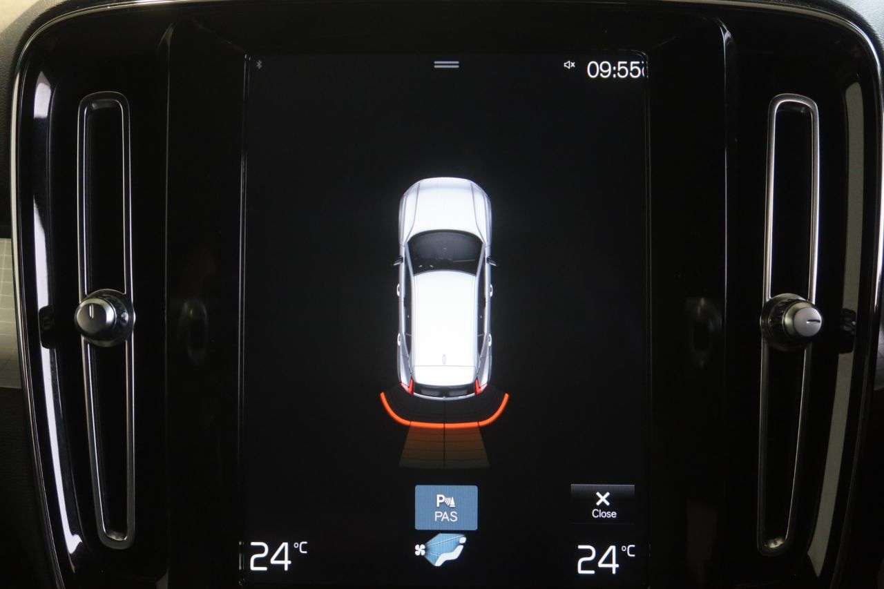 2022 VOLVO XC40 2022 VOLVO XC40