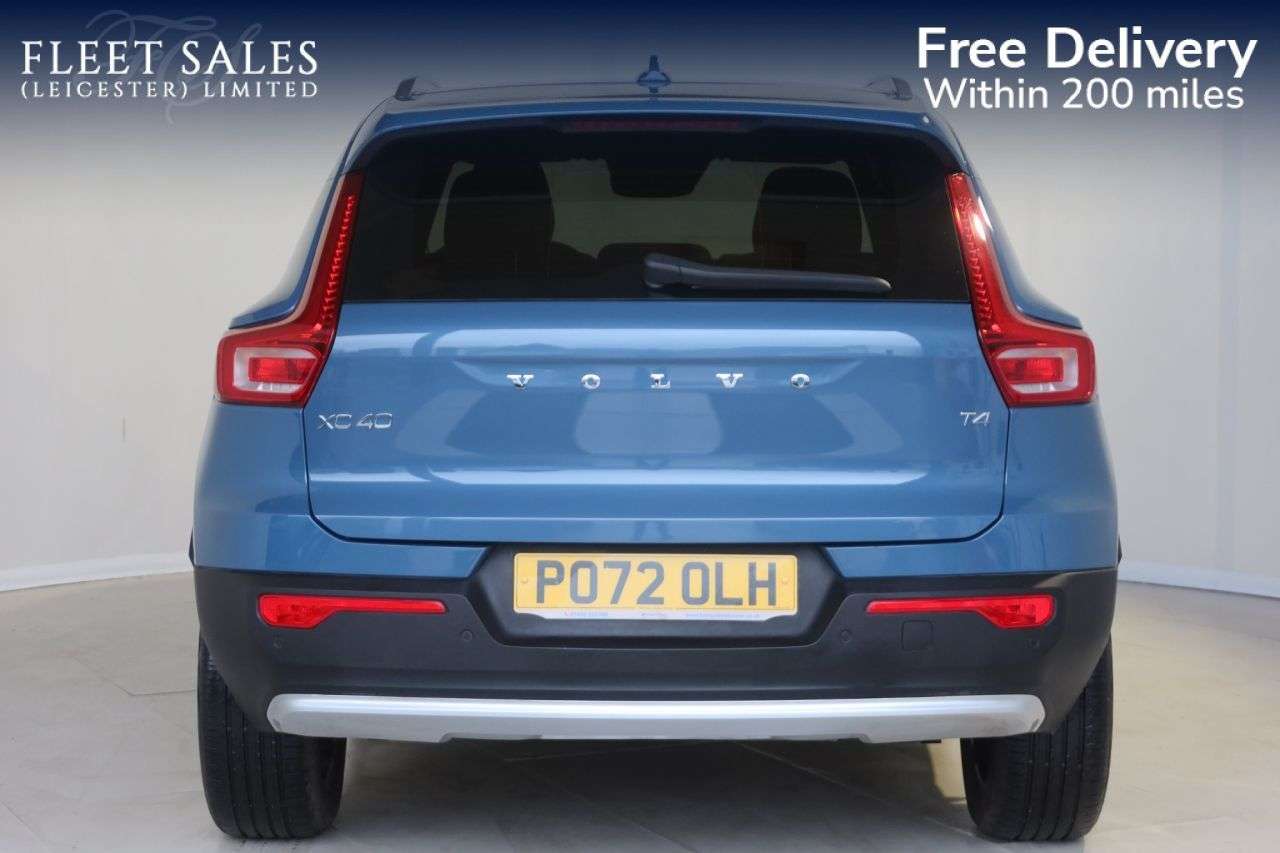 2022 VOLVO XC40 2022 VOLVO XC40