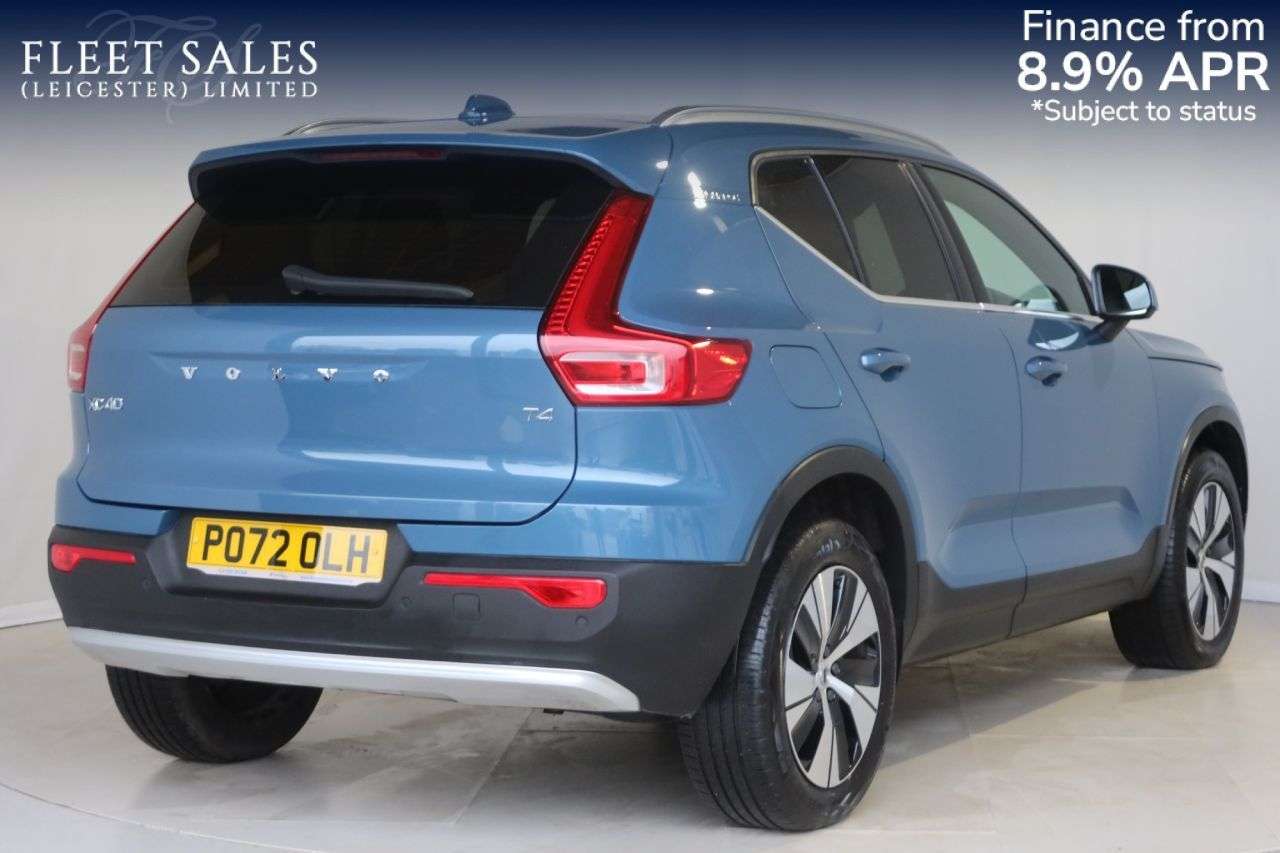 2022 VOLVO XC40 2022 VOLVO XC40
