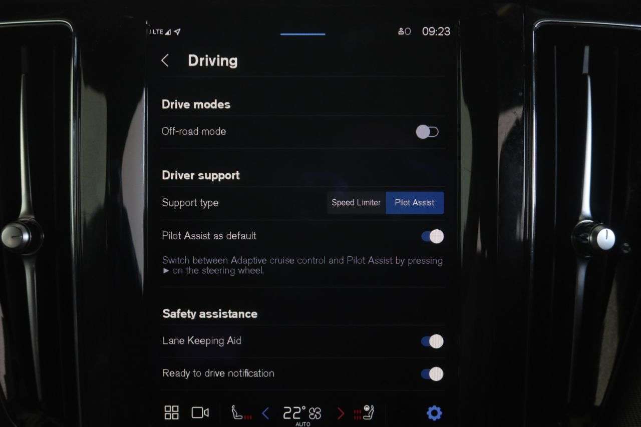 2022 VOLVO XC60 2022 VOLVO XC60