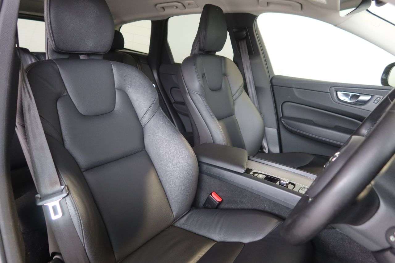 2022 VOLVO XC60 2022 VOLVO XC60