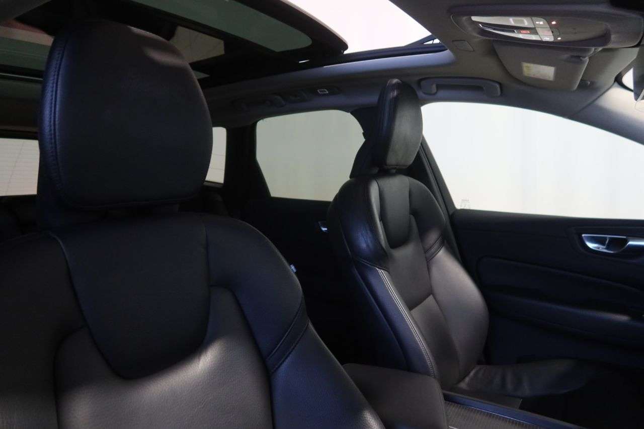 2021 VOLVO XC60 2021 VOLVO XC60