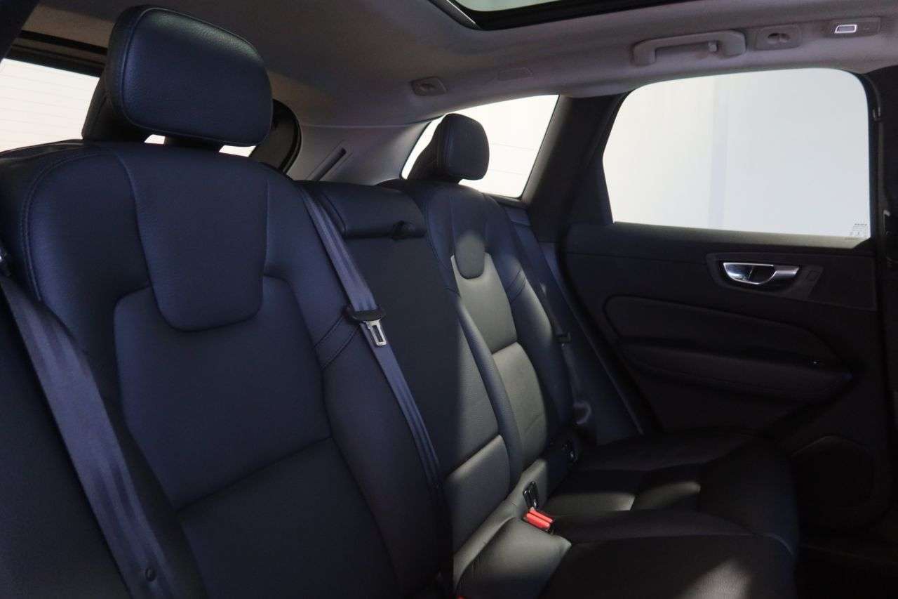 2021 VOLVO XC60 2021 VOLVO XC60