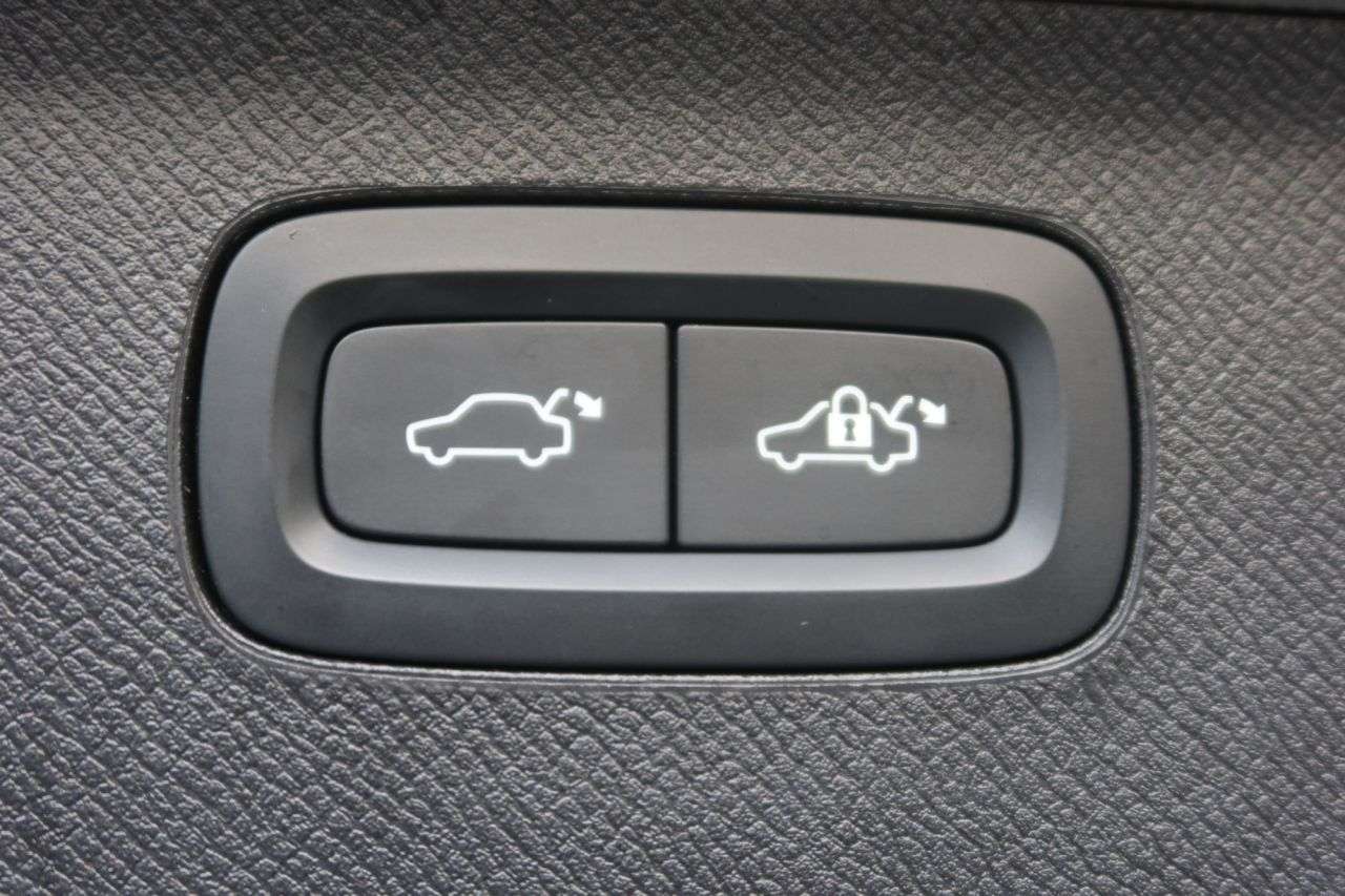 2022 VOLVO XC90 2022 VOLVO XC90