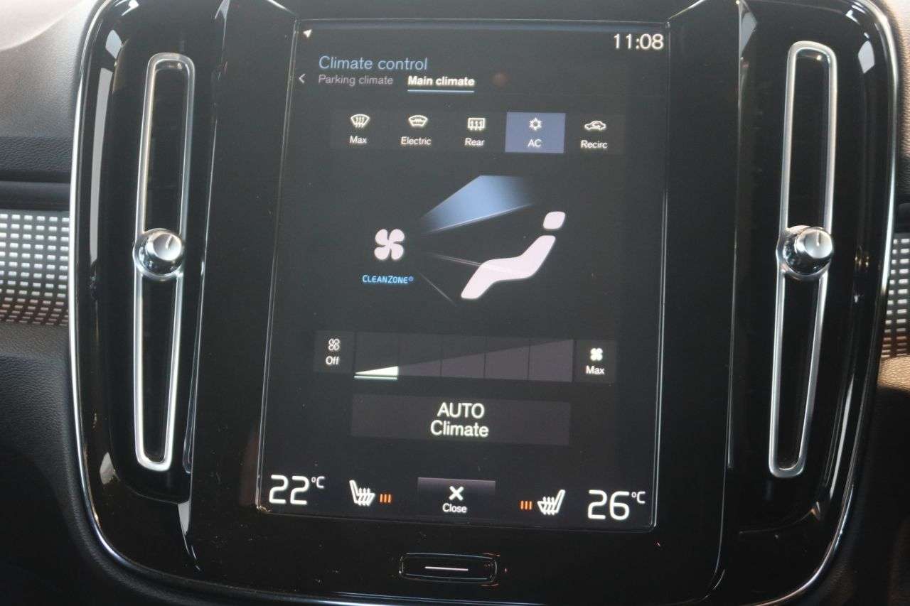 2020 VOLVO XC40 2020 VOLVO XC40