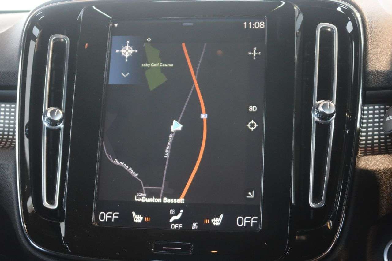 2020 VOLVO XC40 2020 VOLVO XC40