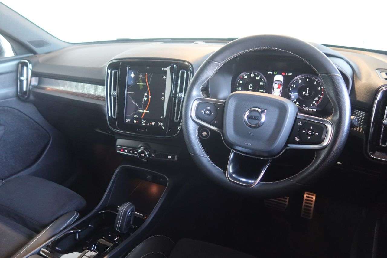 2020 VOLVO XC40 2020 VOLVO XC40