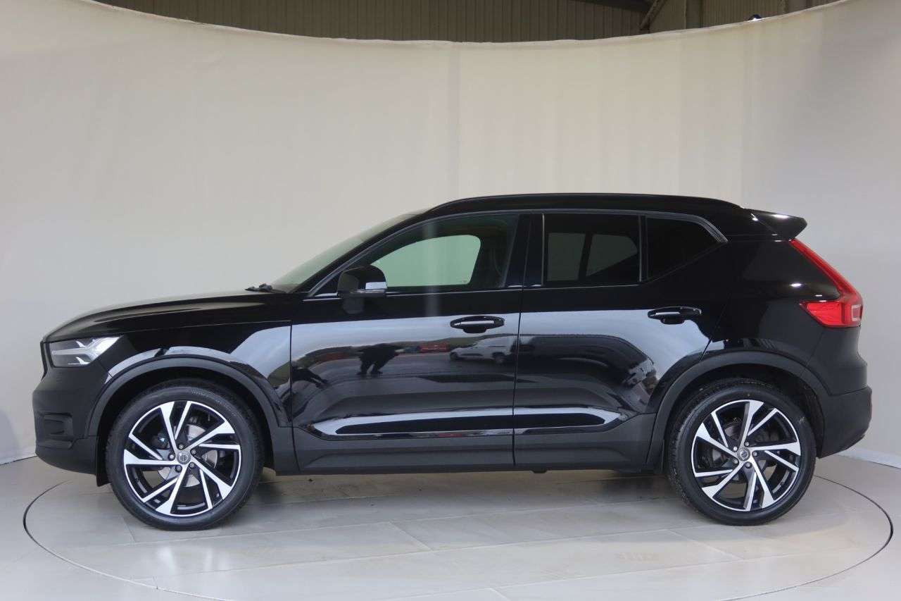 2020 VOLVO XC40 2020 VOLVO XC40
