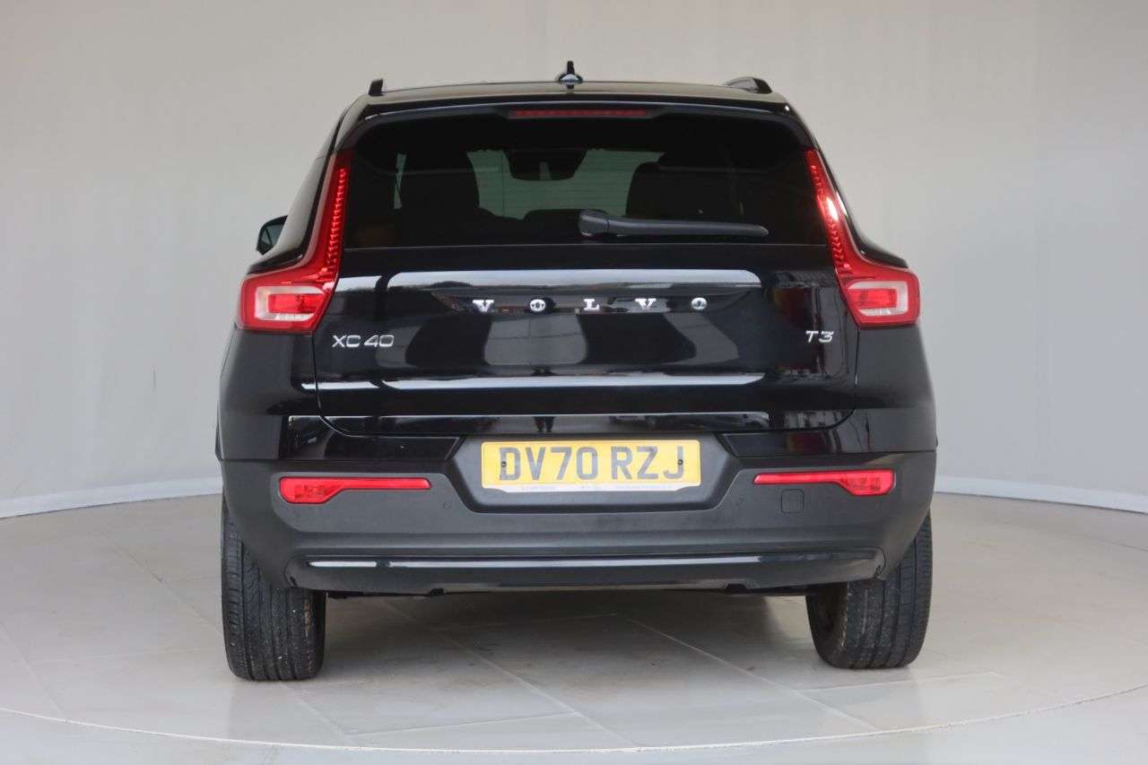 2020 VOLVO XC40 2020 VOLVO XC40