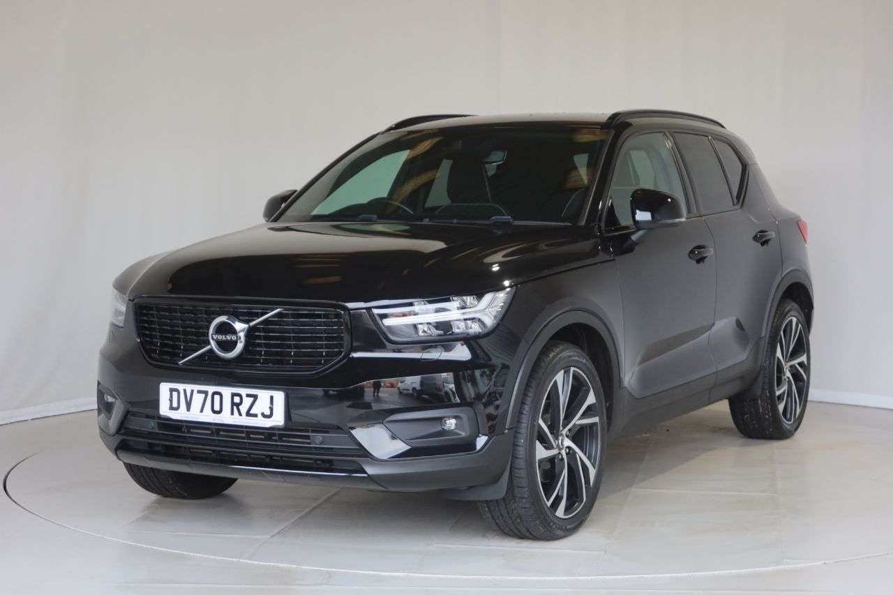 2020 VOLVO XC40 2020 VOLVO XC40