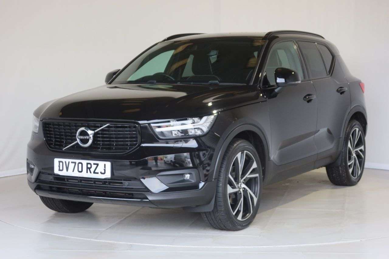 2020 VOLVO XC40 2020 VOLVO XC40
