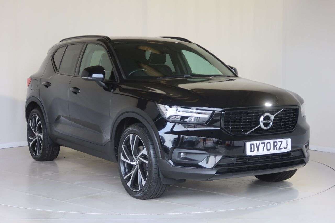 2020 VOLVO XC40 2020 VOLVO XC40