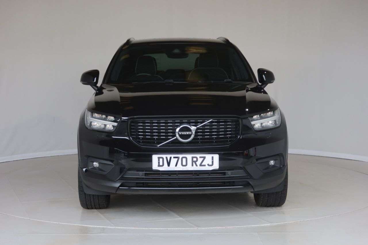 2020 VOLVO XC40 2020 VOLVO XC40