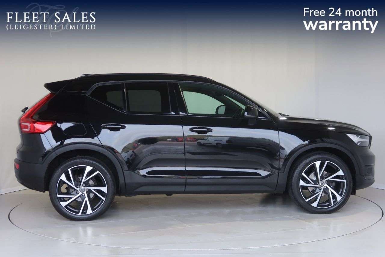 2020 VOLVO XC40 2020 VOLVO XC40