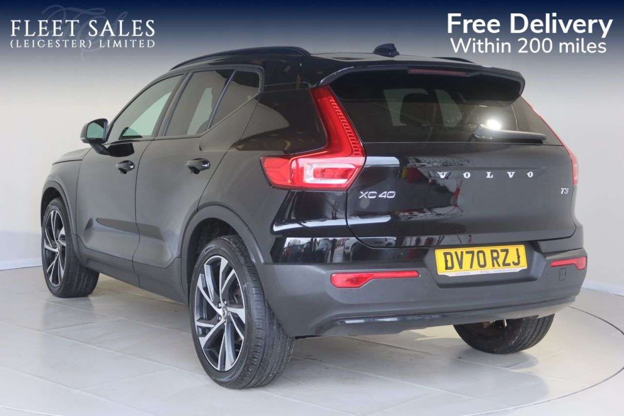2020 VOLVO XC40 2020 VOLVO XC40