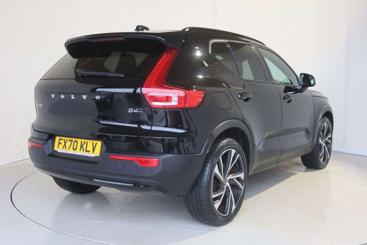 2020 VOLVO XC40 2020 VOLVO XC40