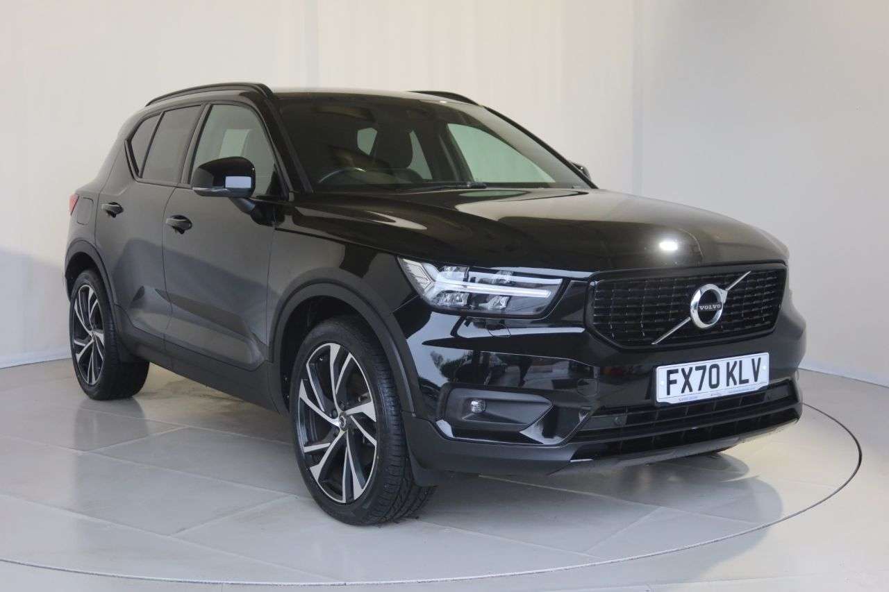 2020 VOLVO XC40 2020 VOLVO XC40