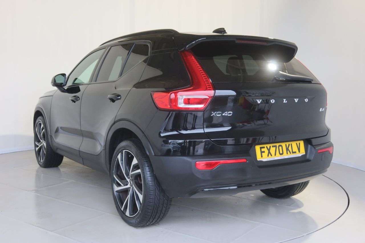 2020 VOLVO XC40 2020 VOLVO XC40