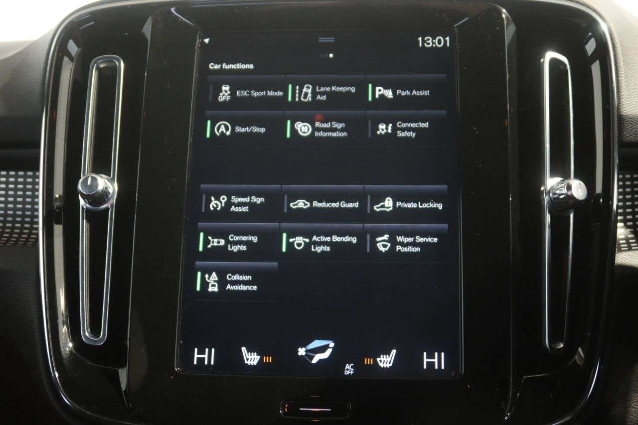 2020 VOLVO XC40 2020 VOLVO XC40