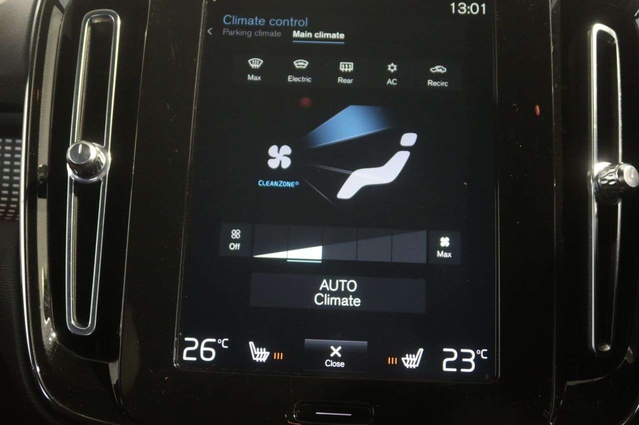 2020 VOLVO XC40 2020 VOLVO XC40