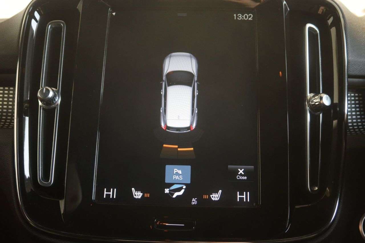 2020 VOLVO XC40 2020 VOLVO XC40