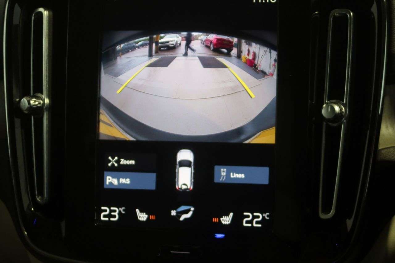 2021 VOLVO XC40 2021 VOLVO XC40