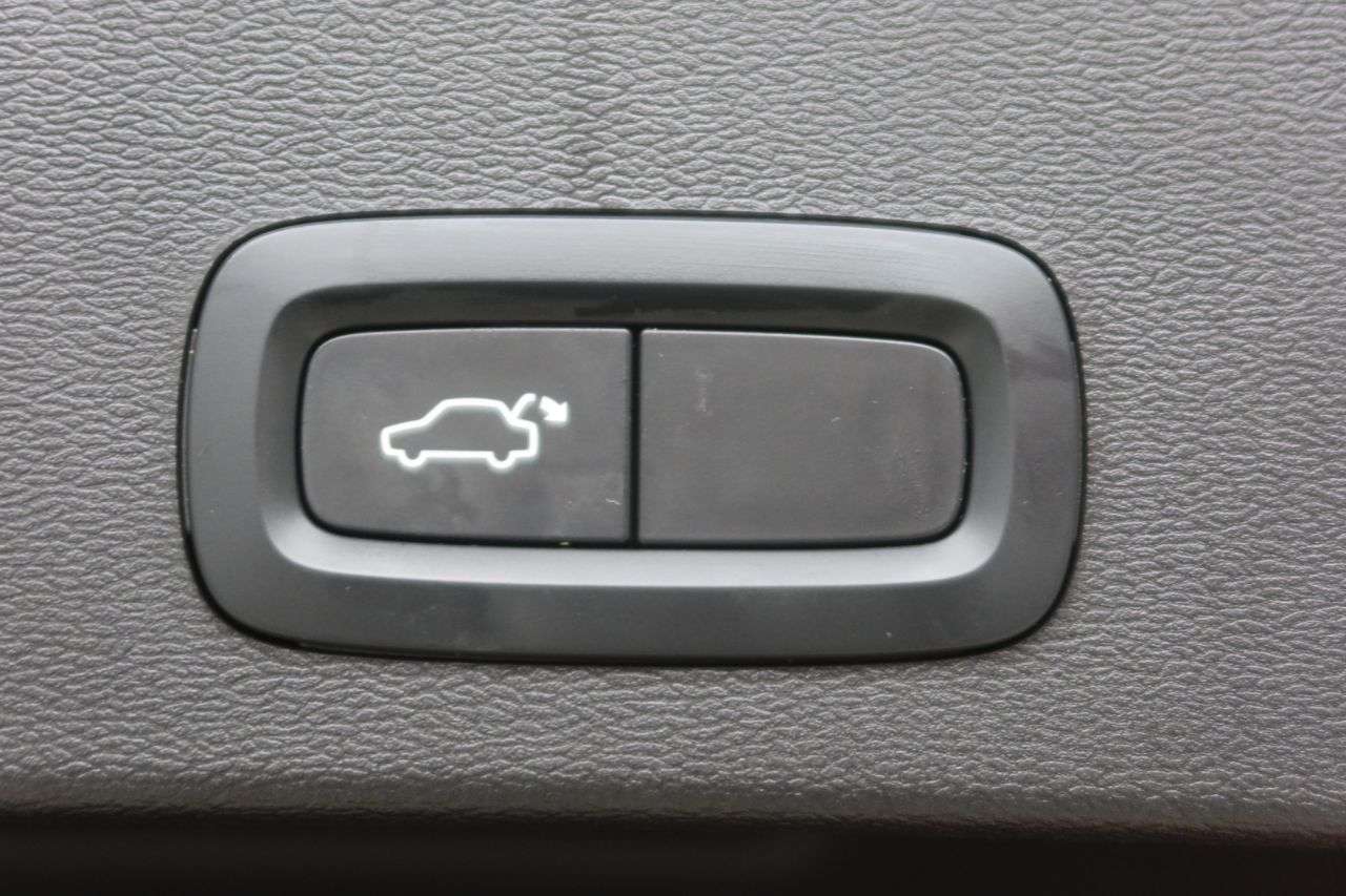 2021 VOLVO XC40 2021 VOLVO XC40