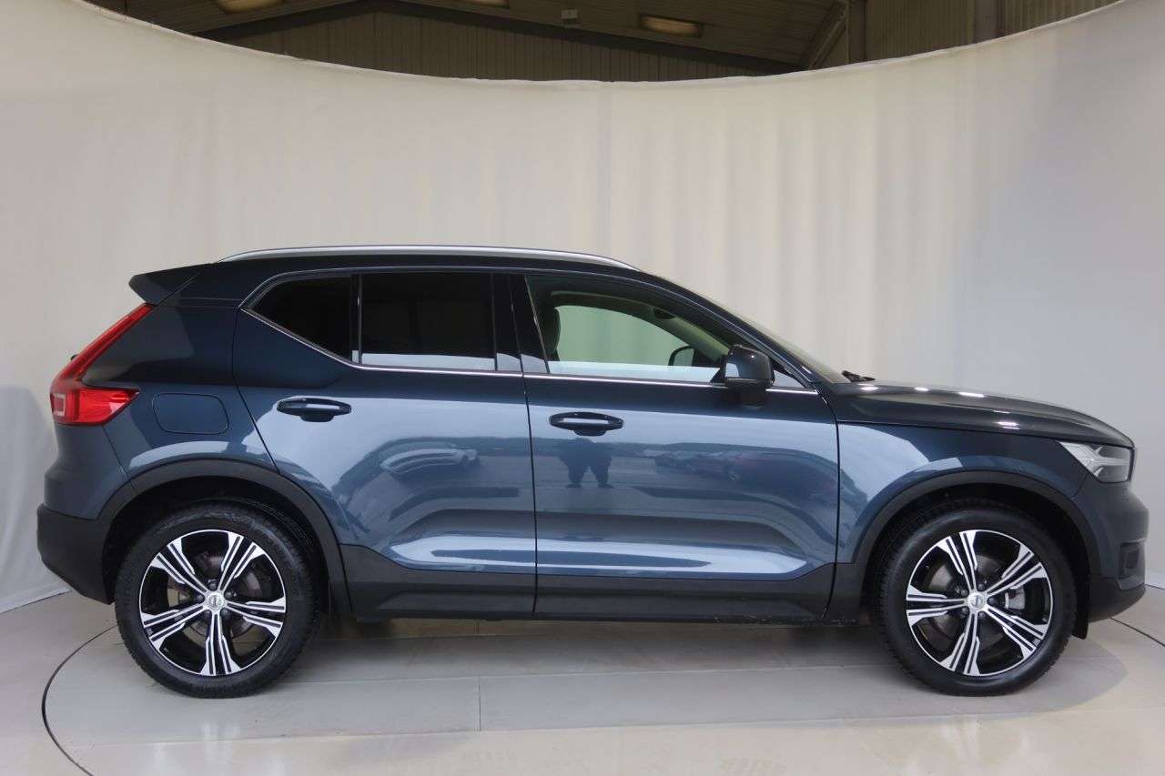 2021 VOLVO XC40 2021 VOLVO XC40