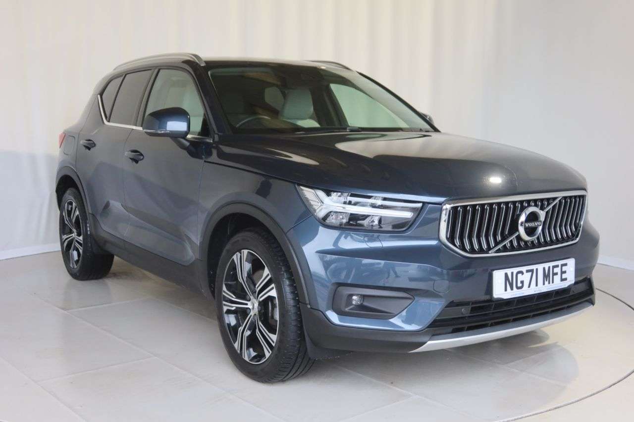 2021 VOLVO XC40 2021 VOLVO XC40