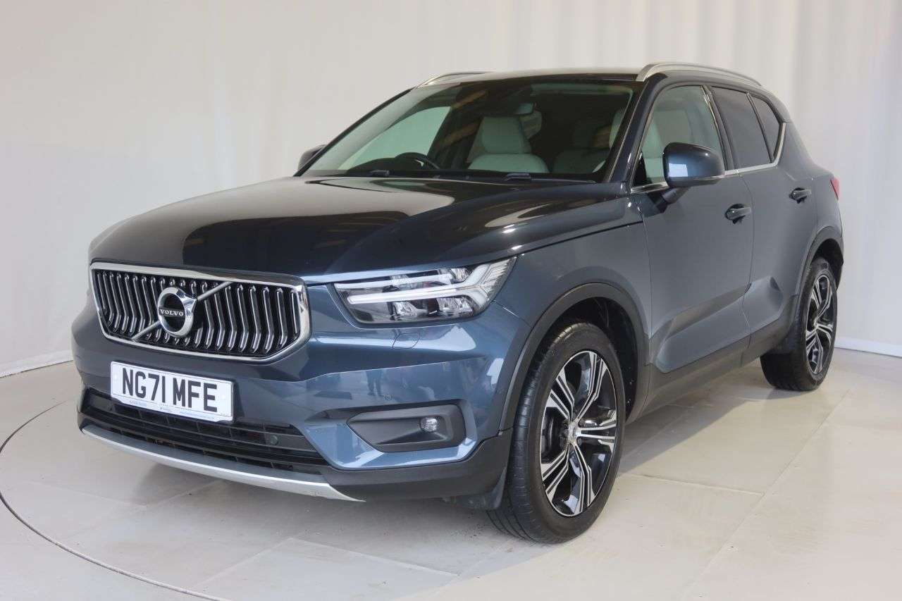 2021 VOLVO XC40 2021 VOLVO XC40